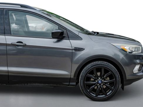 Used 2017 Ford Escape SE w/ Equipment Group 201A FWD image 7