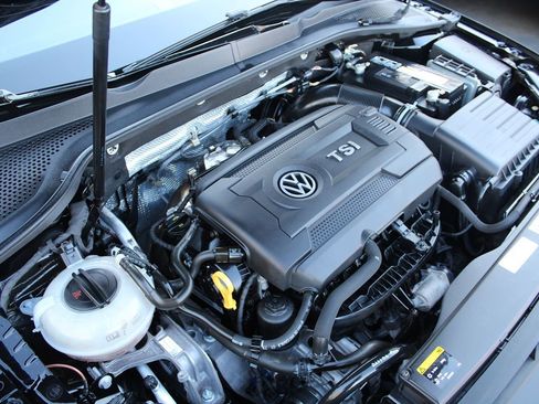 Used 2015 Volkswagen Golf Launch Edition image 29