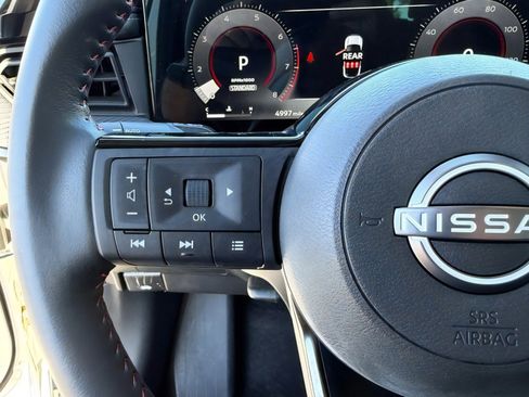 Used 2025 Nissan Kicks SR image 31