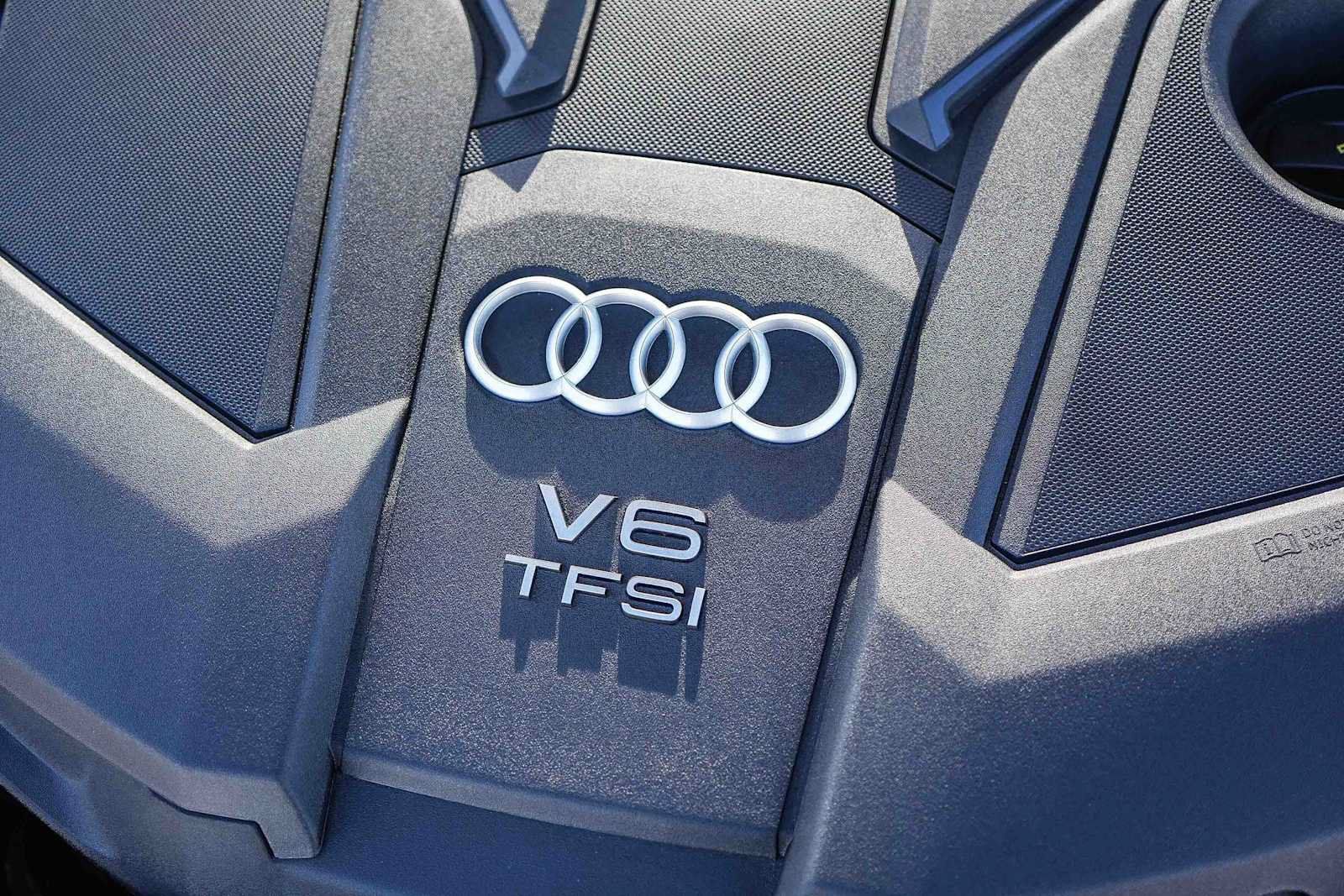 Used 2025 Audi A8 L 3.0T AWD/4WD image 46