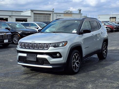 Used 2025 Jeep Compass Limited image 2