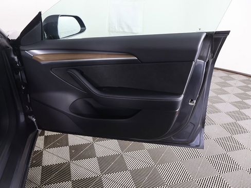 Used 2023 Tesla Model 3 Standard Range image 21