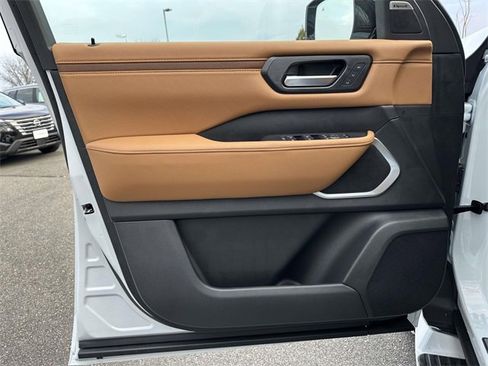 New 2025 Nissan Armada Platinum Reserve image 14