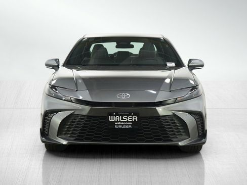 Used 2025 Toyota Camry SE image 8