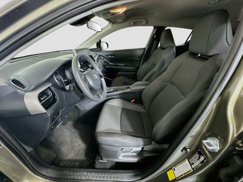 Used 2021 Toyota C-HR LE FWD image 13