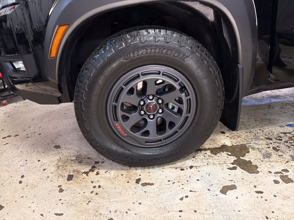 Certified 2025 Nissan Frontier PRO-4X w/ Pro Premium Package AWD/4WD image 16