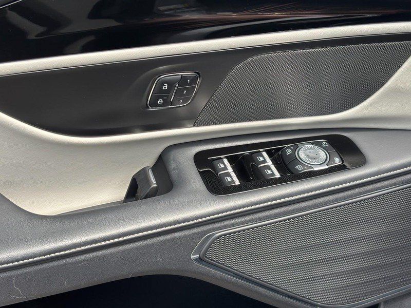 Certified 2024 Lincoln Nautilus Premier AWD/4WD image 13
