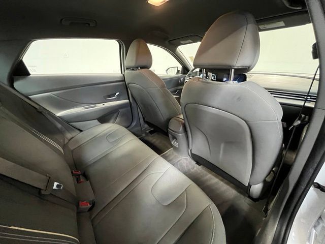 Used 2024 Hyundai Elantra SEL FWD image 12