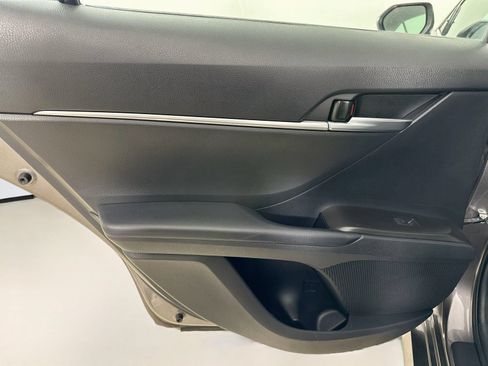 Used 2021 Toyota Camry LE FWD image 32