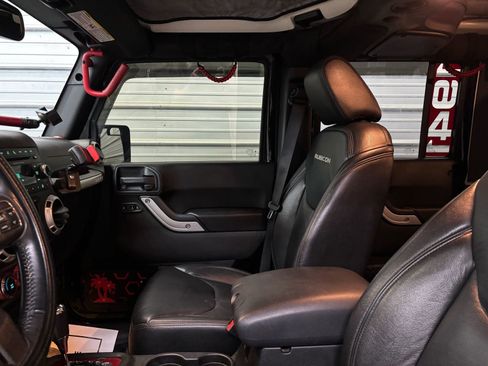 Used 2017 Jeep Wrangler Unlimited Rubicon w/ Cold Weather Group image 23