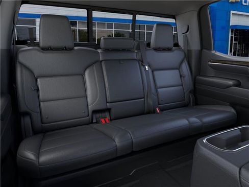 New 2026 GMC Sierra 1500 SLT image 17