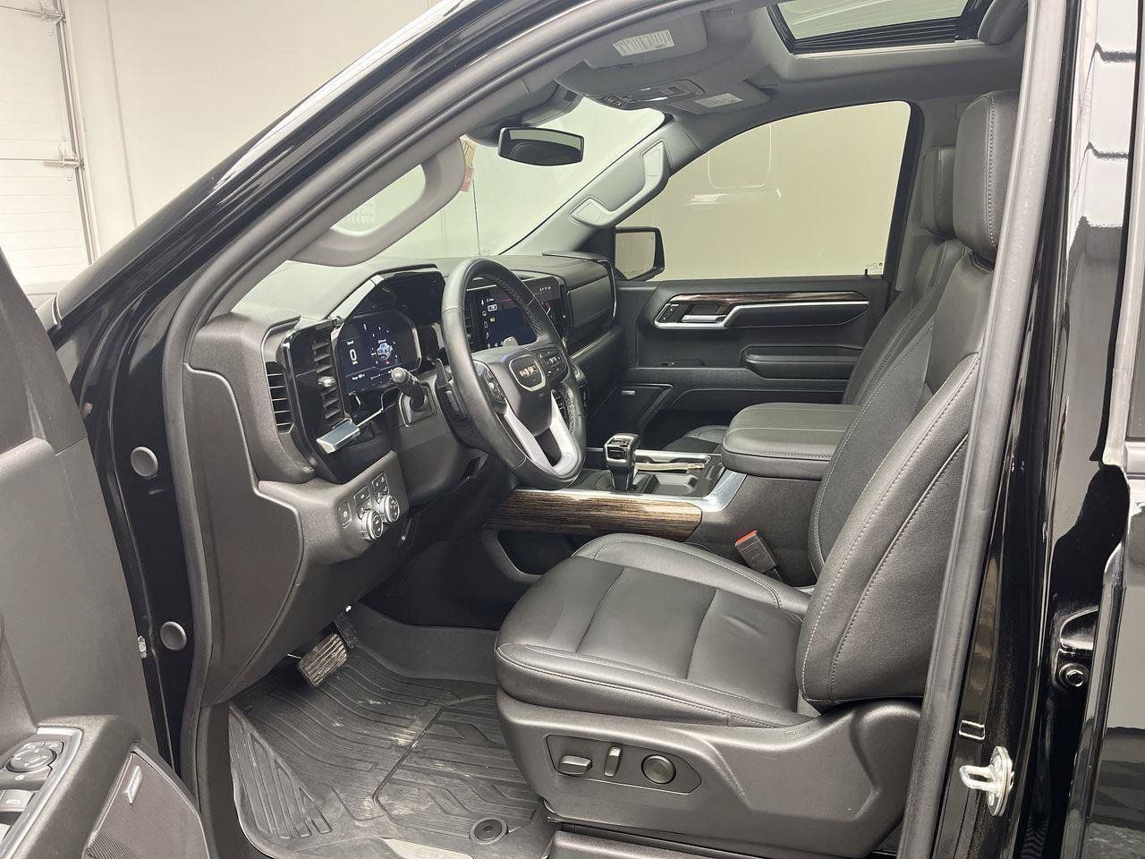 Certified 2024 GMC Sierra 1500 Elevation w/ Elevation Premium Package AWD/4WD image 3