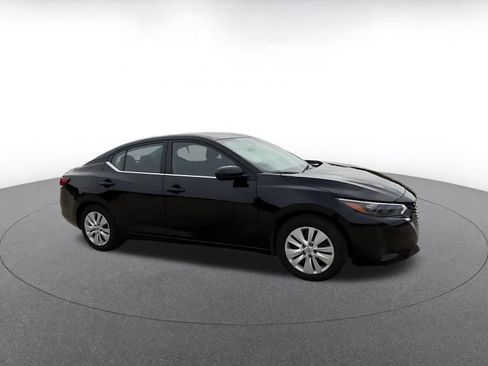 Used 2025 Nissan Sentra S FWD image 2