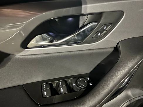 Used 2025 Chevrolet Blazer LT image 13