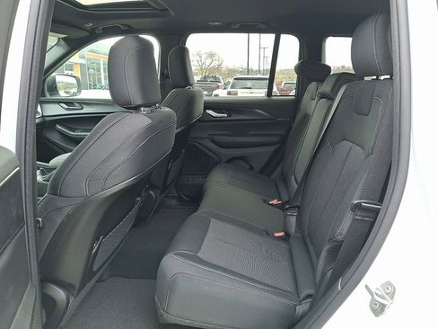 New 2026 Jeep Grand Cherokee Laredo X image 5