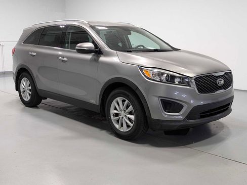Used 2018 Kia Sorento LX AWD/4WD image 6