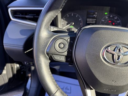 Used 2023 Toyota Corolla Cross SE image 18