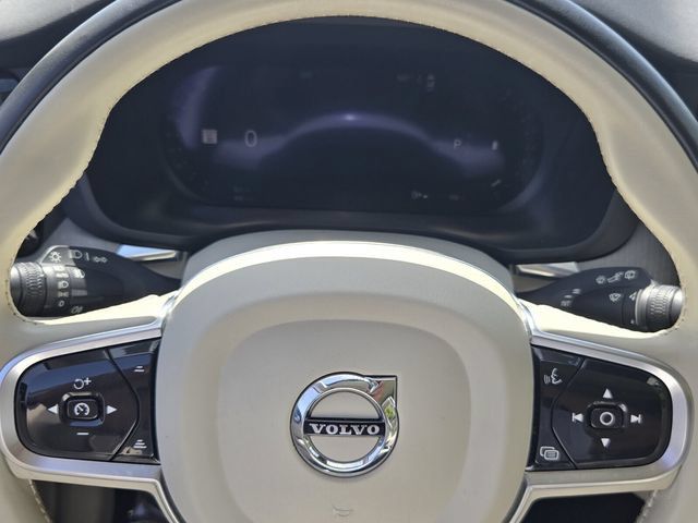 Used 2023 Volvo XC60 B5 Plus w/ Protection Package Premier FWD image 25