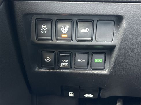 Used 2017 Nissan Rogue SL w/ SL Premium Package image 33