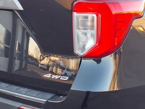 Used 2023 Ford Explorer XLT w/ Equipment Group 202A image 25