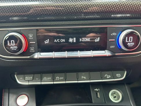 Used 2018 Audi SQ5 Premium Plus w/ Navigation Package AWD/4WD image 21