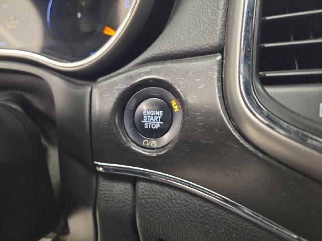 Used 2018 Jeep Grand Cherokee Limited w/ Luxury Group II AWD/4WD image 29