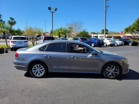 Used 2018 Volkswagen Passat 2.0T S w/ Driver Assistance Package image 4