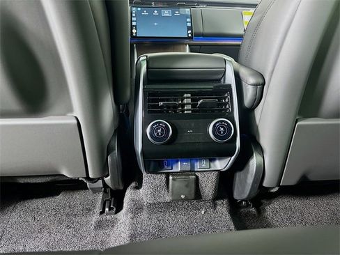 New 2026 Land Rover Range Rover Long Wheelbase SE image 25