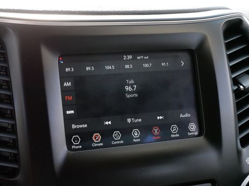 Used 2020 Jeep Cherokee Latitude Plus w/ Cold Weather Group image 22