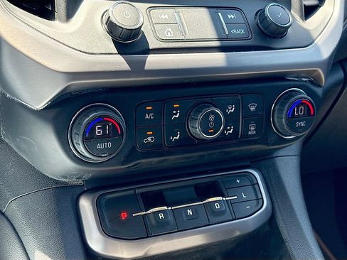 Used 2021 GMC Acadia AT4 w/ Technology Package AWD/4WD image 16