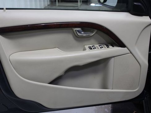 Used 2008 Volvo XC70 3.2 image 9