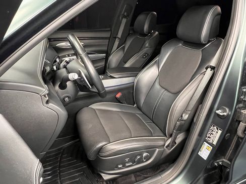 Used 2023 Genesis GV70 2.5T w/ Sport Prestige Package image 3