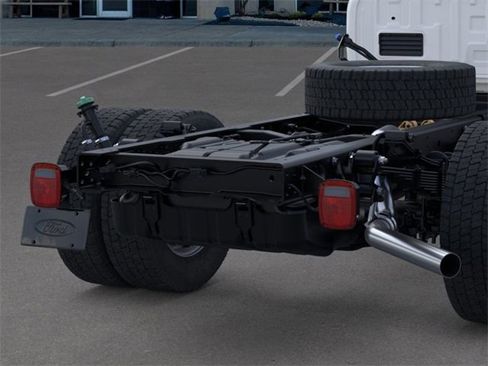 New 2026 Ford F550 4x4 Crew Cab image 21