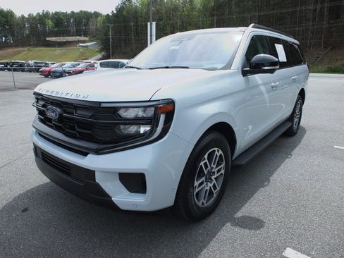 Used 2025 Ford Expedition Max Active RWD image 7