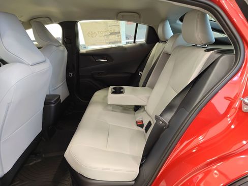 New 2026 Toyota Prius XLE image 15