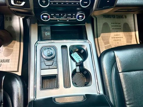 Used 2020 Ford Expedition XLT w/ Black Accent Package RWD image 34