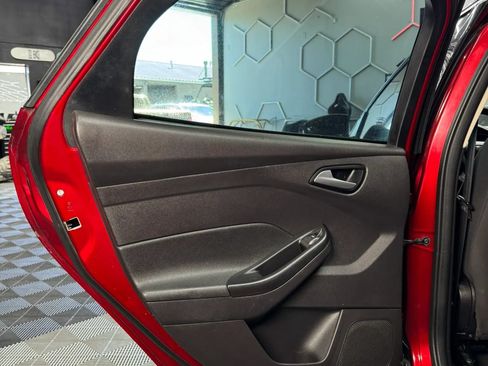 Used 2014 Ford Focus SE FWD image 8