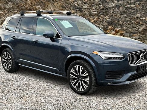 Used 2021 Volvo XC90 T5 Momentum w/ Protection Package Premier image 9