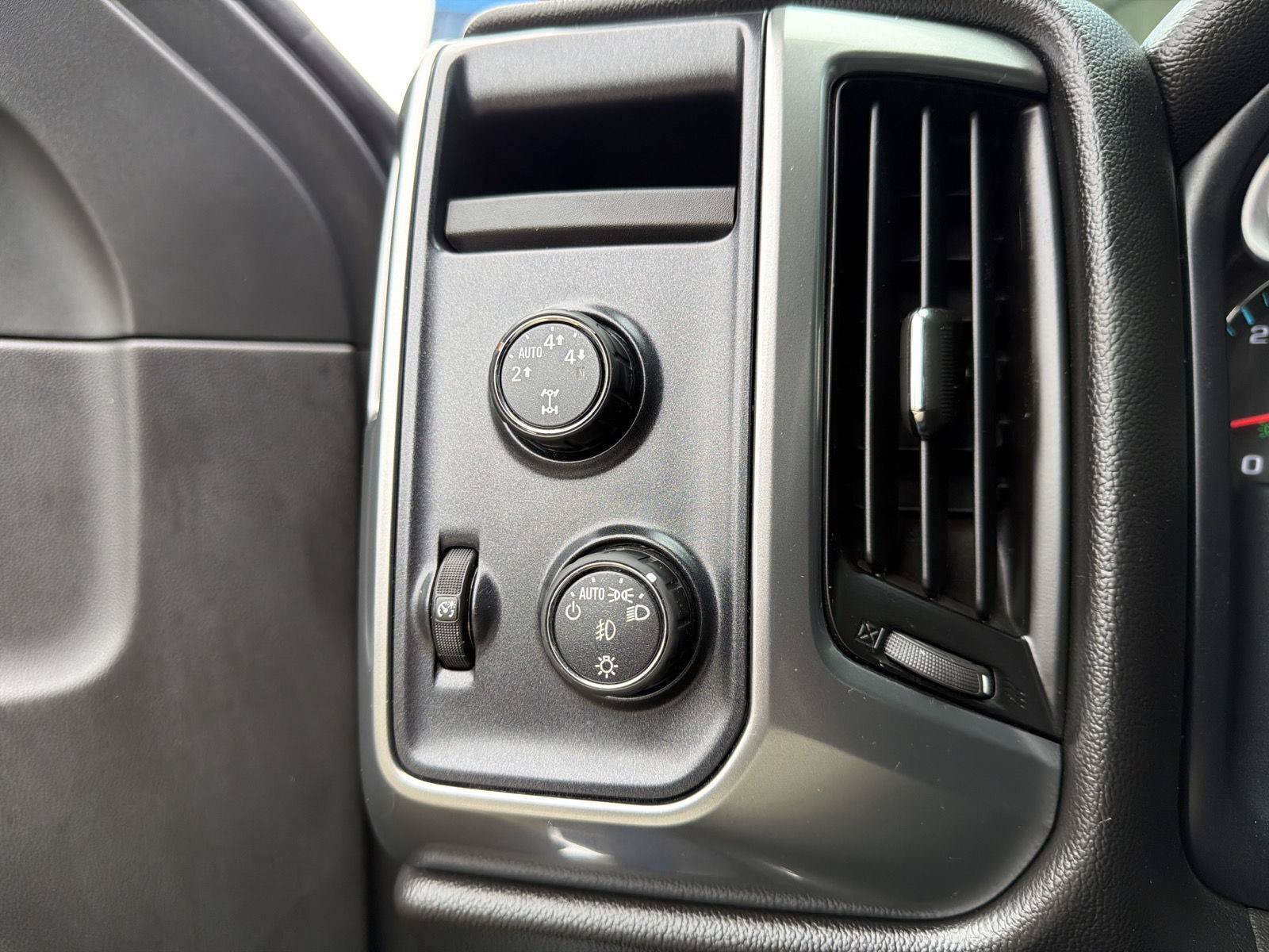 Used 2015 Chevrolet Silverado 1500 LT w/ All Star Edition AWD/4WD image 17
