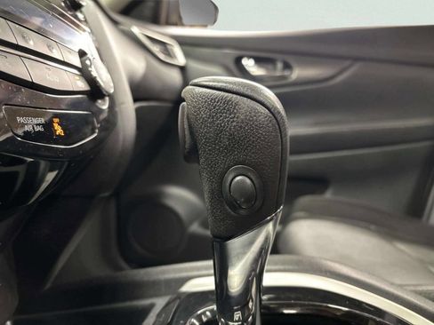 Used 2016 Nissan Rogue SL w/ SL Premium Package image 30