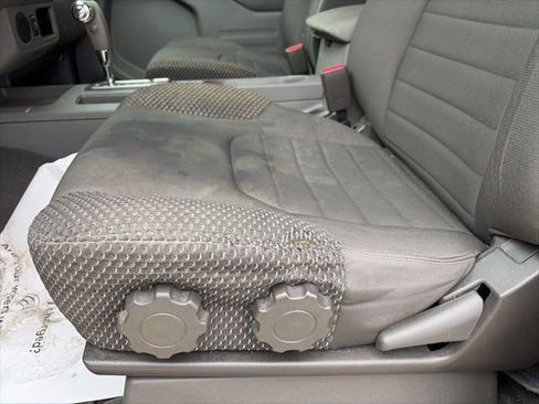 Used 2019 Nissan Frontier Desert Runner image 10