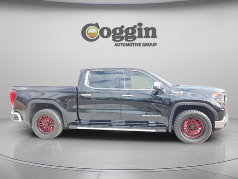 Used 2022 GMC Sierra 1500 SLT w/ SLT Premium Plus Package image 6