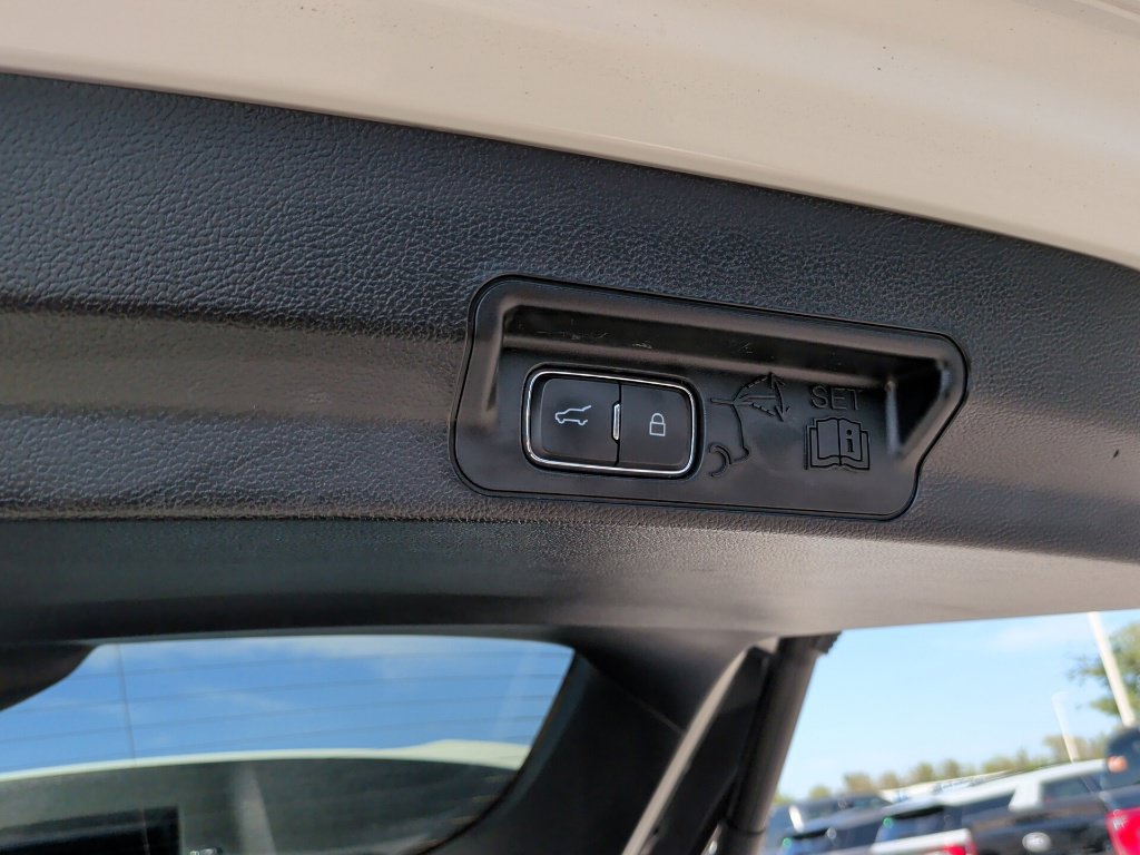 Used 2023 Ford Explorer Limited w/ Limited Technology Package RWD image 48