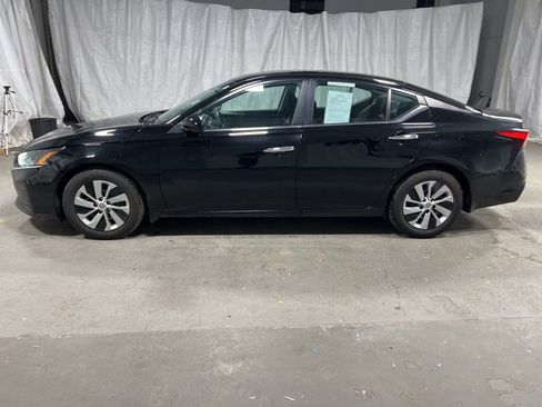 Used 2023 Nissan Altima 2.5 S image 4