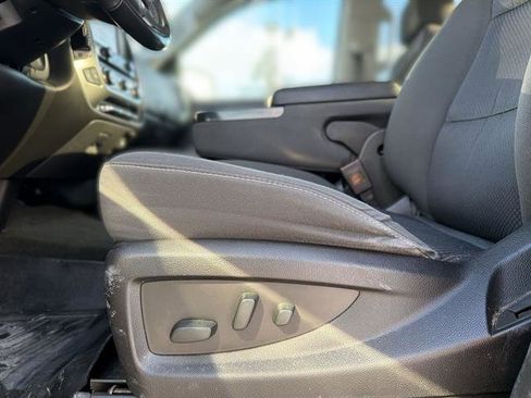 Used 2018 Chevrolet Silverado 1500 LT w/ All Star Edition image 36