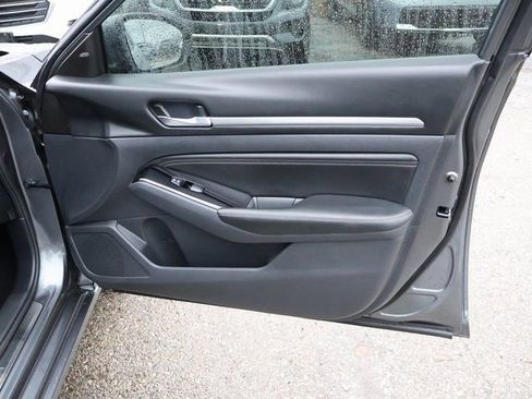 Used 2023 Nissan Altima 2.5 SL FWD image 10