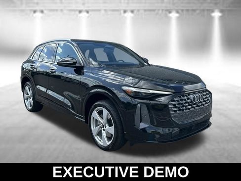 Used 2025 Audi Q5 Premium Plus w/ Premium Plus AWD/4WD image 7