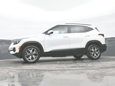 Used 2022 Kia Seltos EX image 38