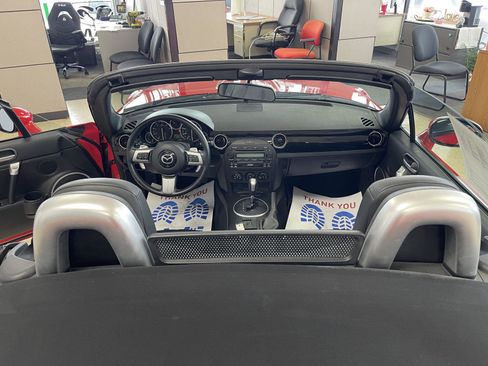 Used 2006 MAZDA MX-5 Miata Grand Touring w/ Premium Pkg image 19