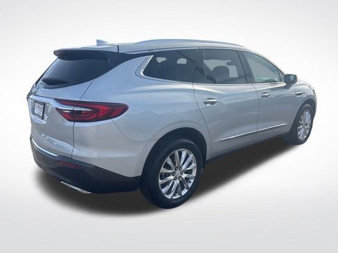 Used 2021 Buick Enclave Essence image 7